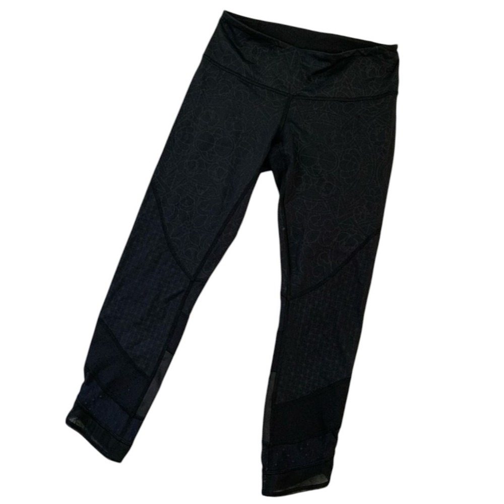 Lululemon Emerge Renewed‎ Crop 4 Prisma Embossed Black Legging Luxtreme Yoga Gym
